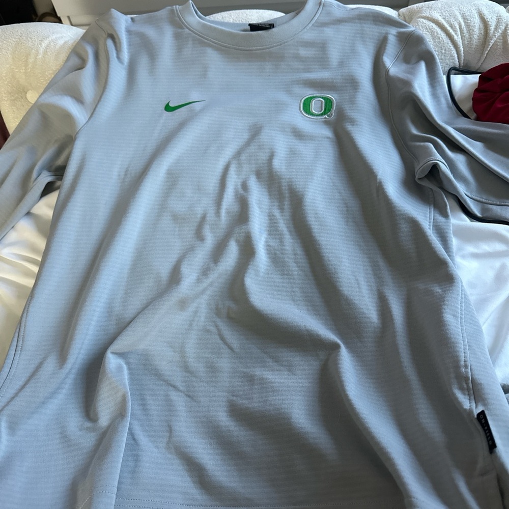 Nike Gray Long Sleeve Tee for Athletic Performance